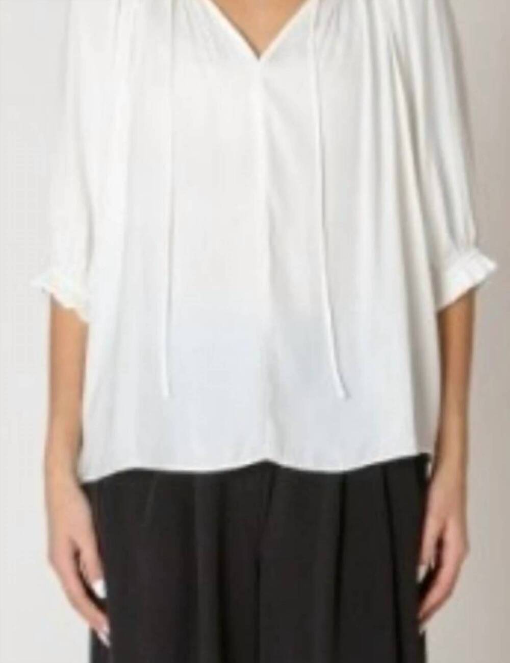 NEW DEX soft pleated top in white